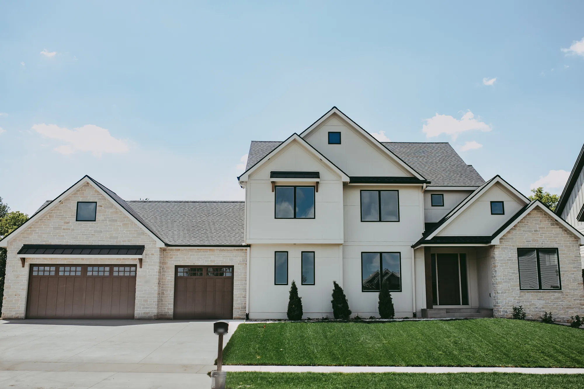 Scenic Oaks SW exterior